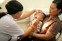 Viêm họng cấp (đau họng, ho) căn bệnh lúc chuyển mùa